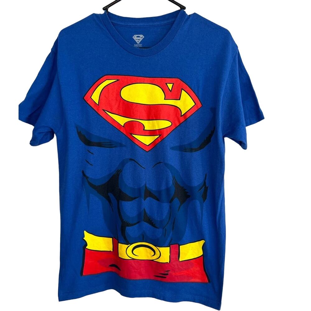 DC Comics Superman Graphic T-Shirt Detachable Cape Size Medium Halloween Costume